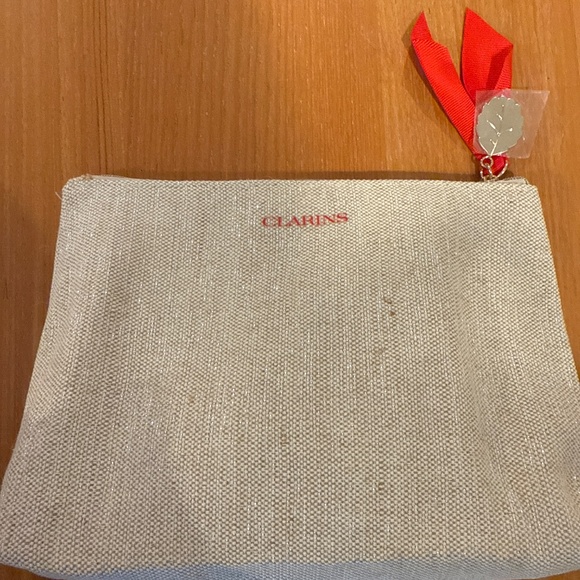 Clarins Cosmetic bag and body Lotion - Picture 4 of 5